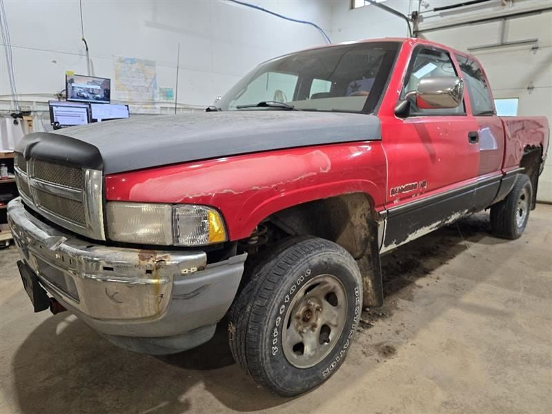 RAM1500   1996 Seat Belt Front 586630