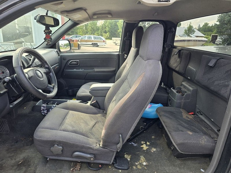 Seat Belt Front 60/40 Split Opt AM6 Extended Cab Fits 04-08 CANYON 642