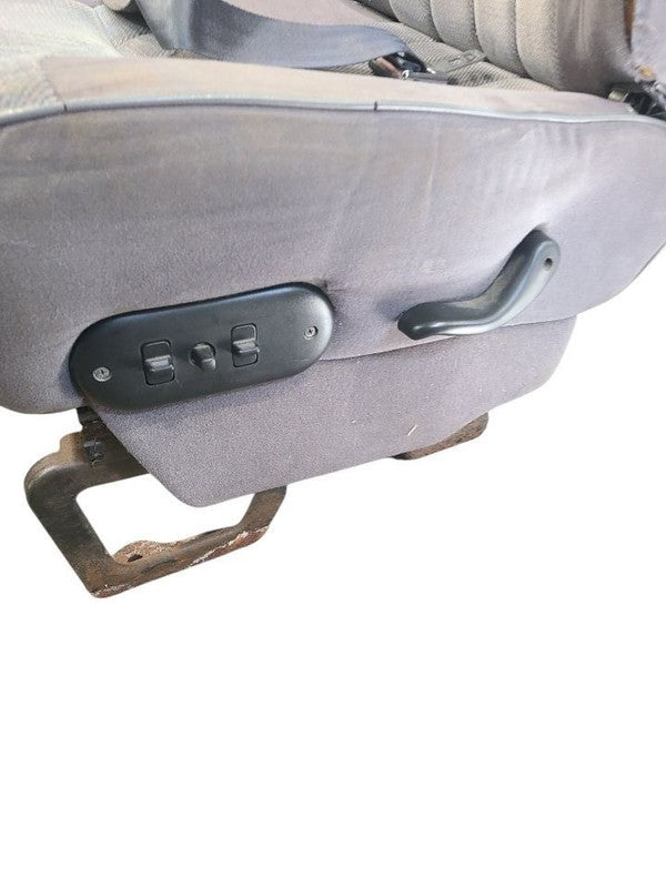RAM1500   1996 Front Seat 662850