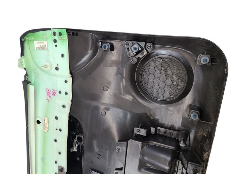SILV25NEW 2007 Front Door Trim Panel 596353