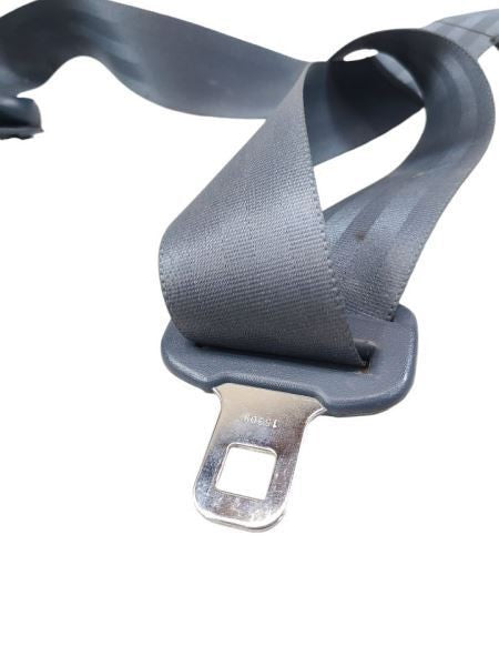 T100      1995 Seat Belt Rear 593147