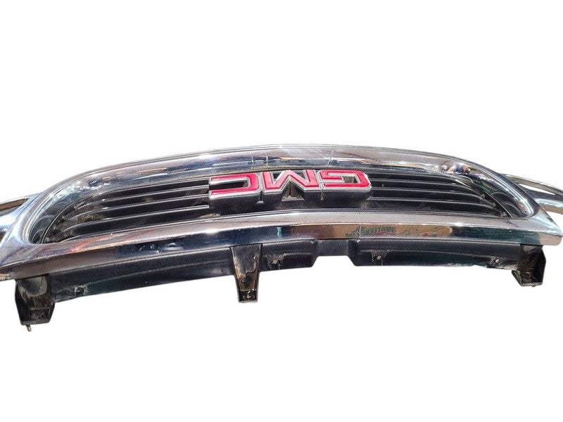 Grille Excluding Denali Fits 00-06 YUKON 650090