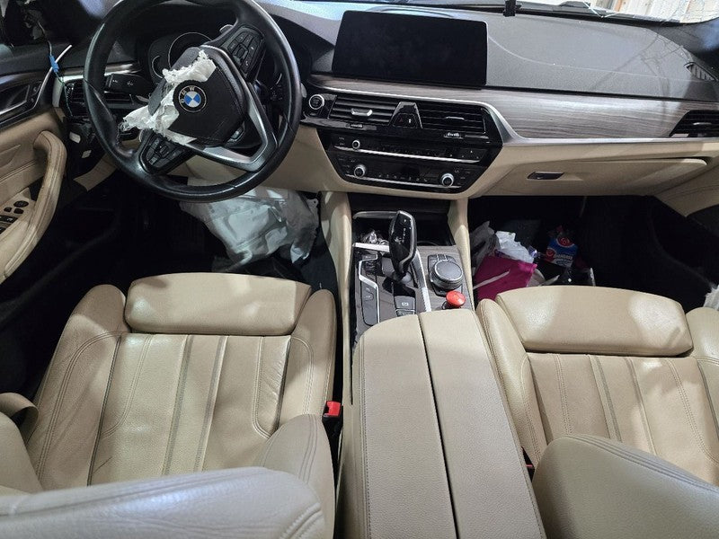 540I      2017 Console Front 644551