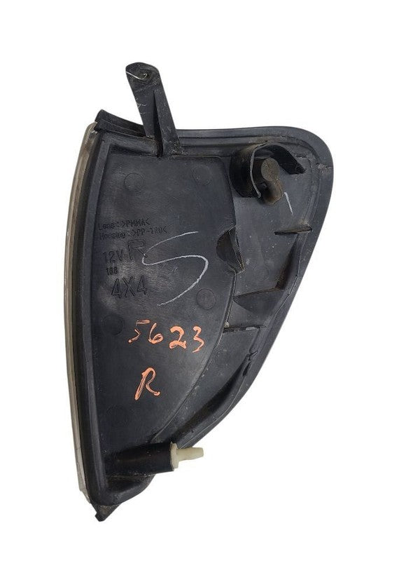 Passenger Corner/Park Light Park Lamp-turn Signal Fits 97-00 TACOMA 67