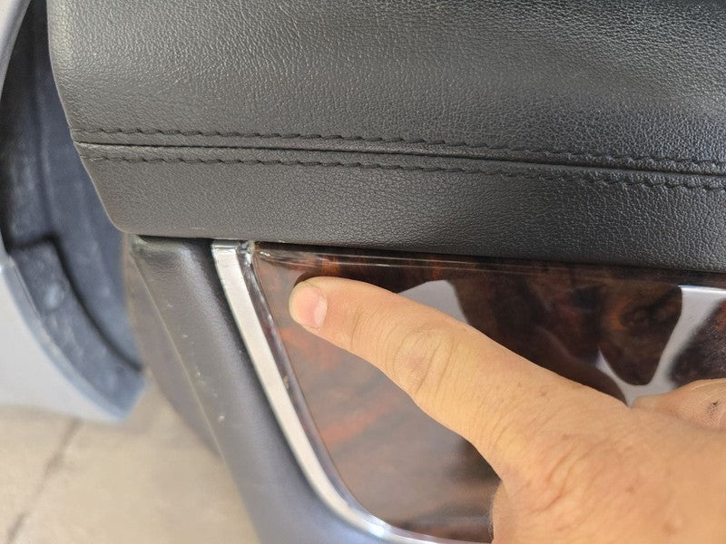 XJ        2016 Front Door Trim Panel 640322