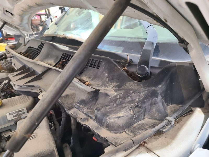 RAM3500   2015 Cowl 670386