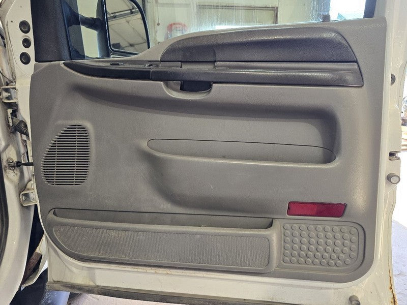 F350SD    2007 Front Door Trim Panel 648263