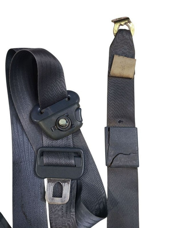 T100      1993 Seat Belt Front 638182