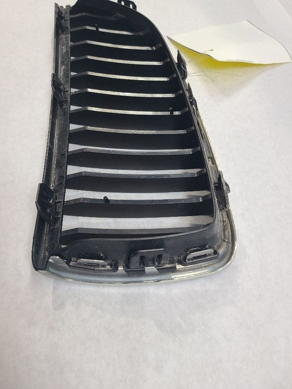 Passenger Grille Canada Market Upper Bumper Fits 06-08 BMW 323i 602498