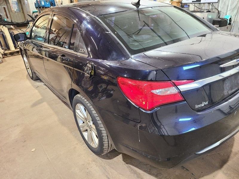 Trunk/Hatch/Tailgate Sedan Fits 11-14 200 663207