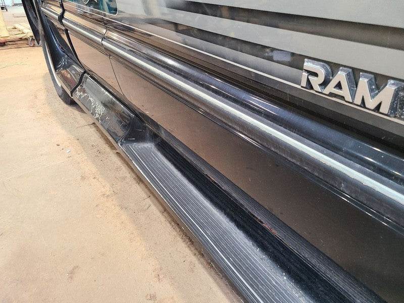 RAM1500   1996 Door Moulding Front 662841