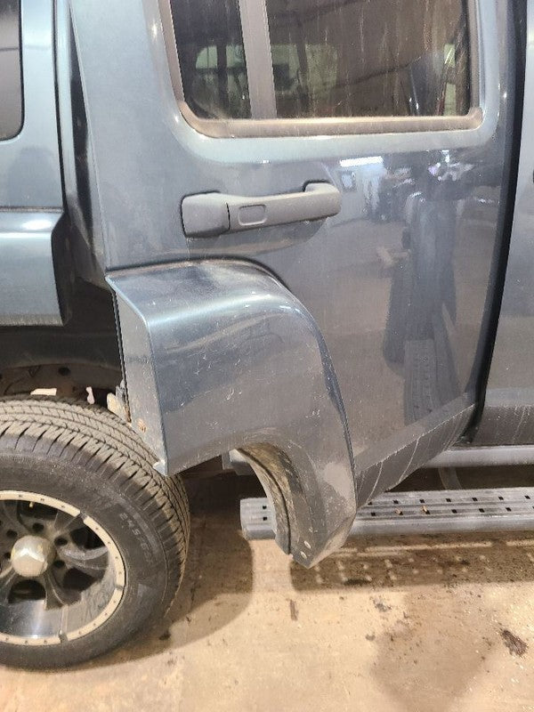 H3        2006 Fender Flare/Extension 679853