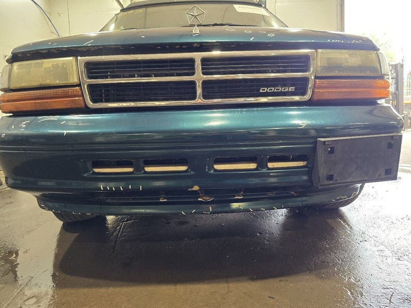 Front Bumper Without Fog Lamps Fits 94-95 CARAVAN 642068