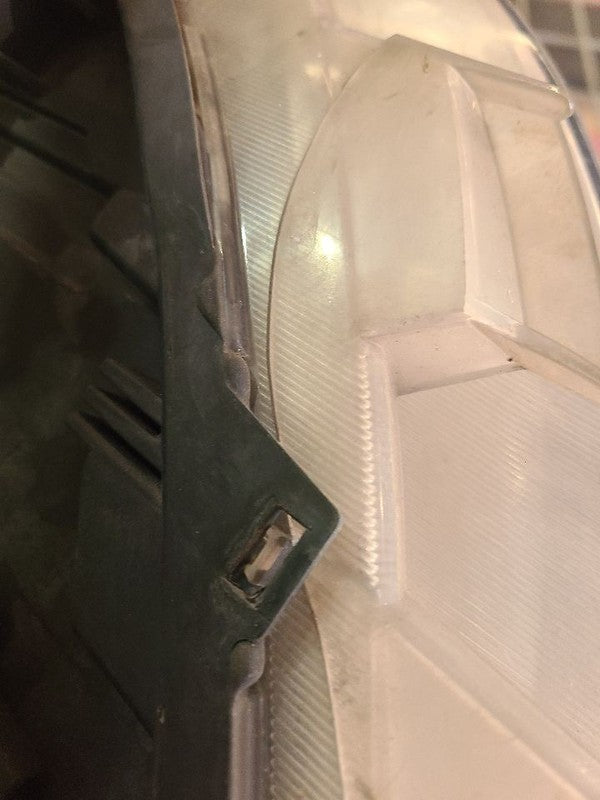 Passenger Headlight Halogen Fits 19-25 MERCEDES SPRINTER 2500 672031