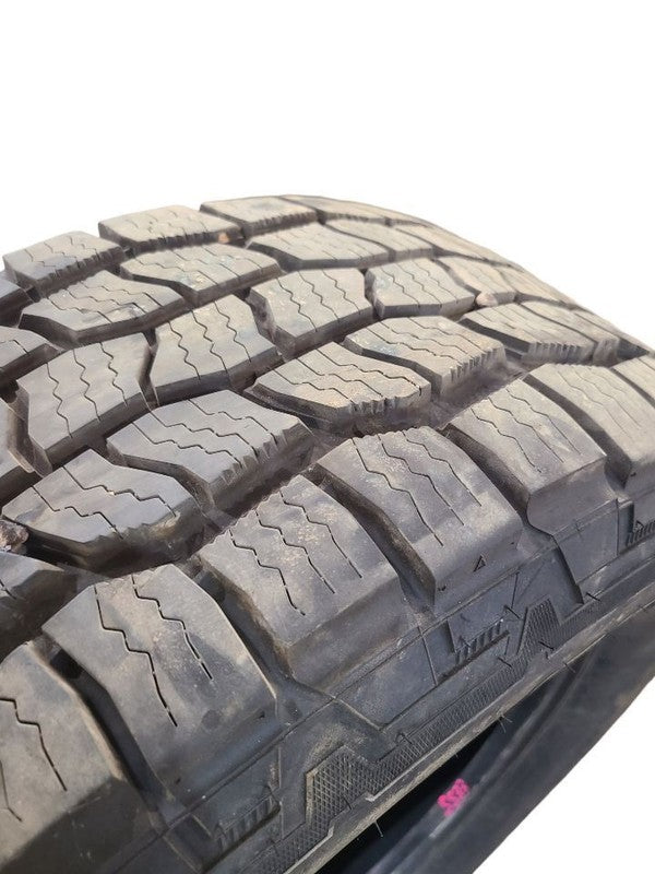2 Used Tires 265 65 17 COOPER DISCOVER 75%  667764