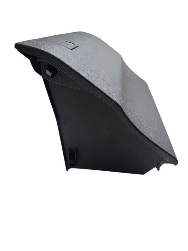 NX200T    2016 Glove Box 673831