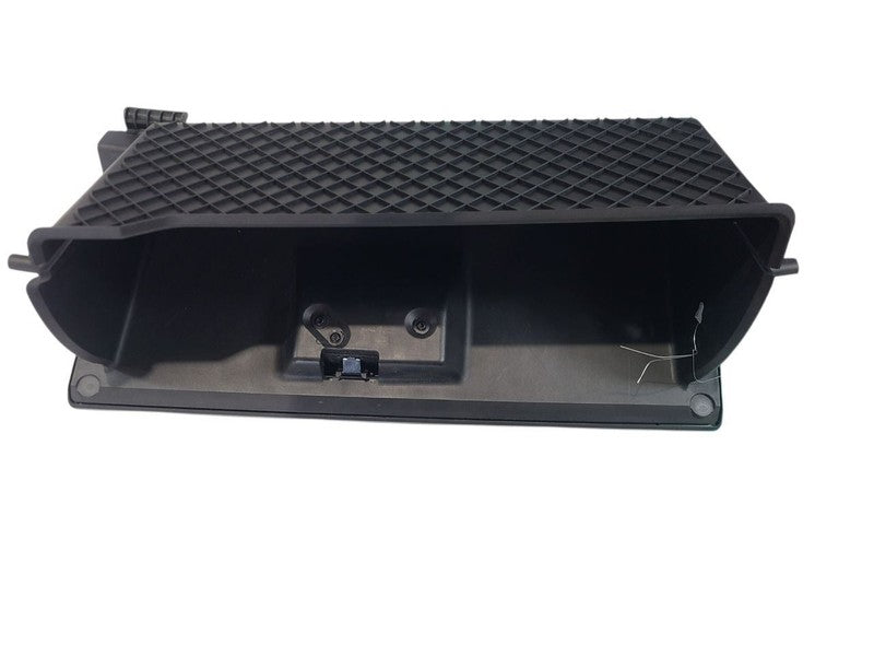 RAM1500   2017 Glove Box 668548