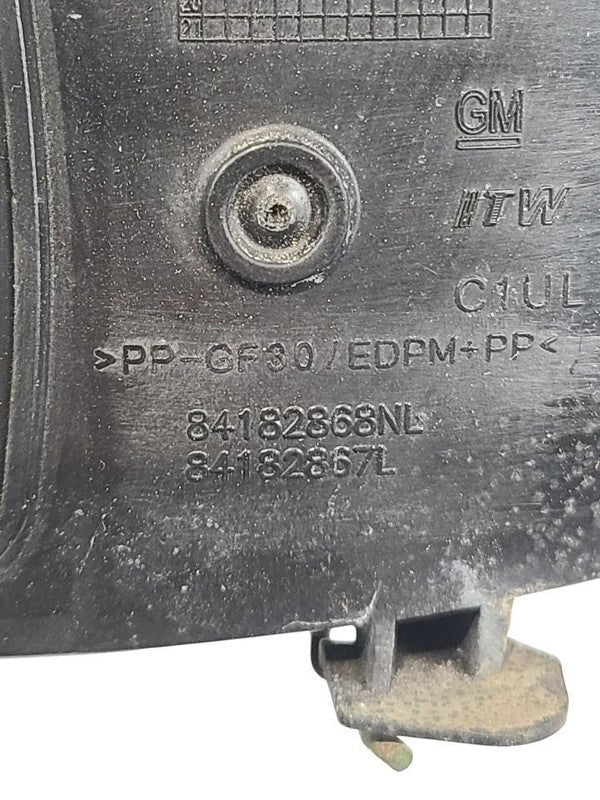 XT5       2017 Fuel Filler Door 662603