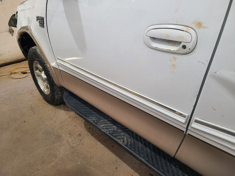 Driver Front Door Thru 8500 GVW Electric Fits 97-99 FORD F250 PICKUP 6