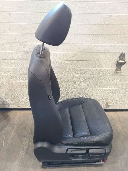 Passenger Front Seat Leatherette Manual Fits 15-18 JETTA 546673