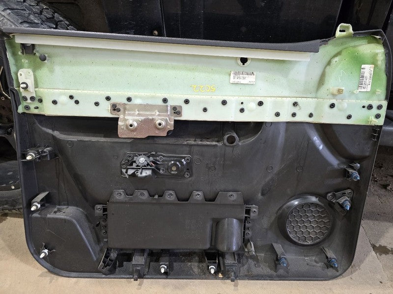 SILV25NEW 2007 Front Door Trim Panel 626521