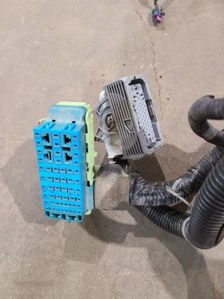 SUBURBN15 2015 Engine Wire Harness 600900