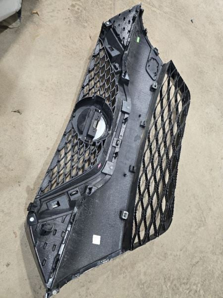 Grille Without Front Camera Fits 16-17 MAXIMA 599763
