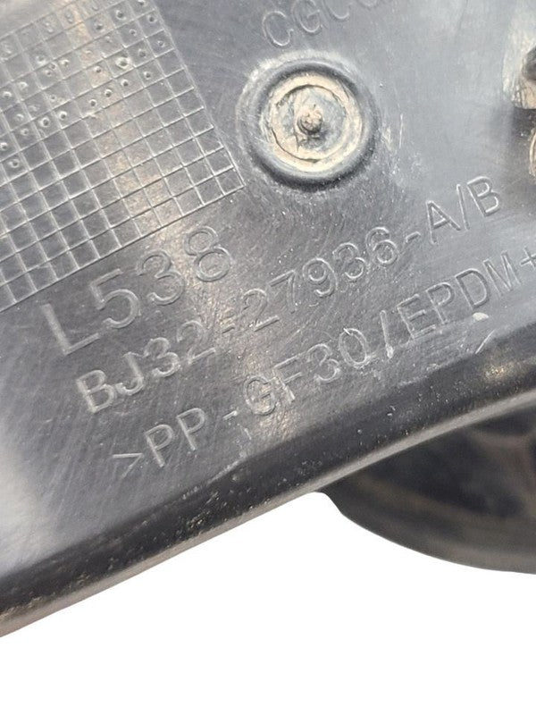 EVOQUE    2015 Fuel Filler Door 660849