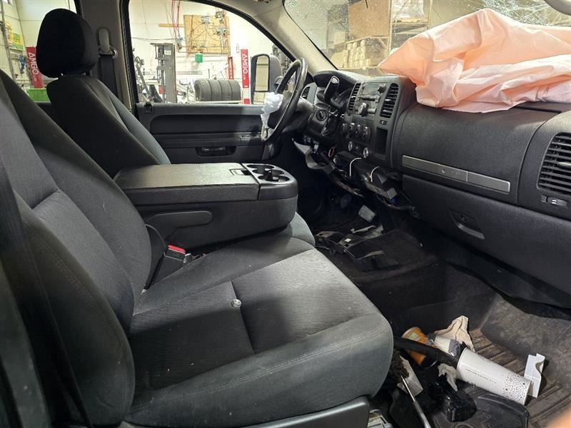SILVRDO25 2010 Seat Belt Rear 605979