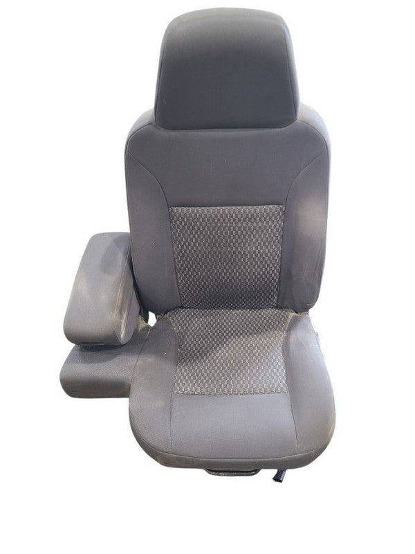 Driver Front Seat Bucket And Bench Split Seat Opt AM6 Fits 06 CANYON 6