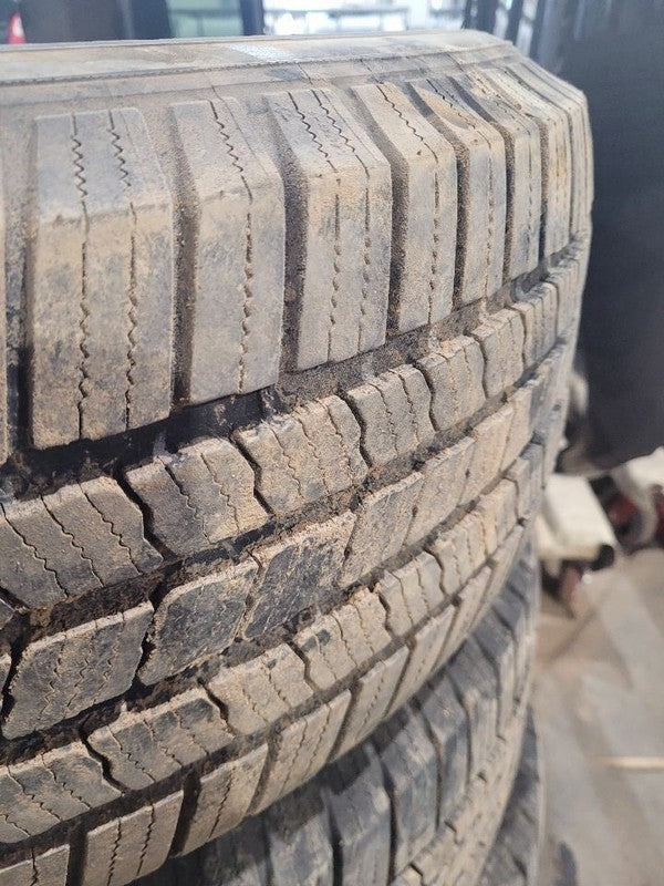 3 Used Tires 265-60-18  Michelin 10/32 662240