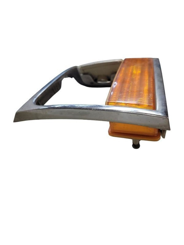 Driver Corner/Park Light From 8501 GVW Fits 92-97 FORD F250 PICKUP 671