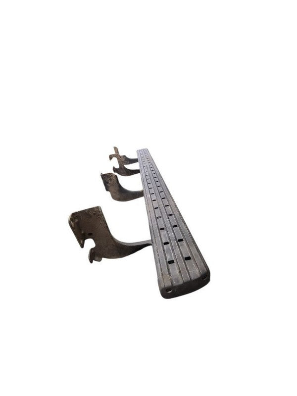 H3        2006 Running Board 679852
