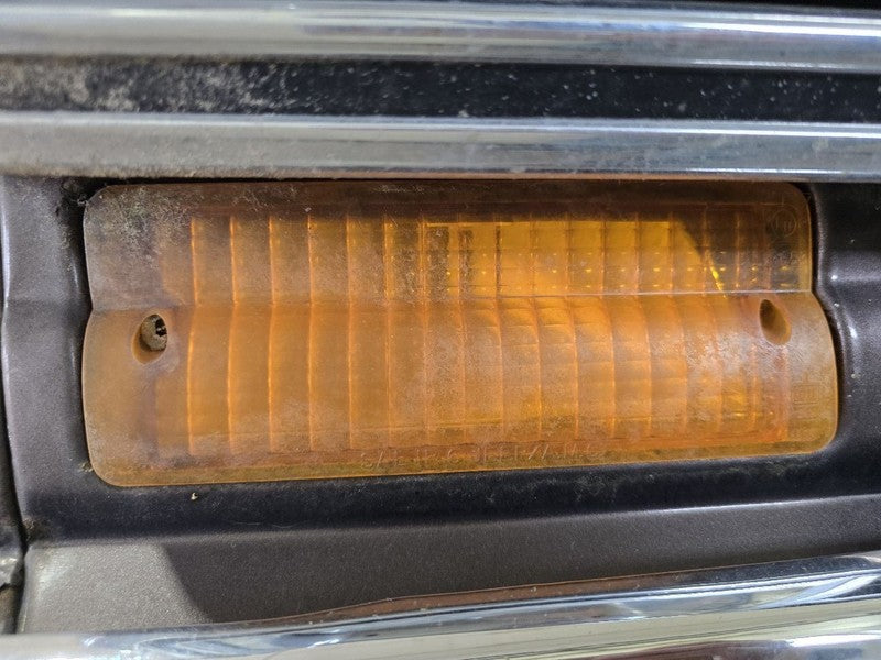 Passenger Corner/Park Light Fits 76-88 J-SERIES TRUCK 645865