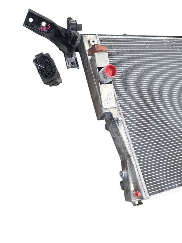 Radiator Fits 08-10 FORD F250SD PICKUP 664687