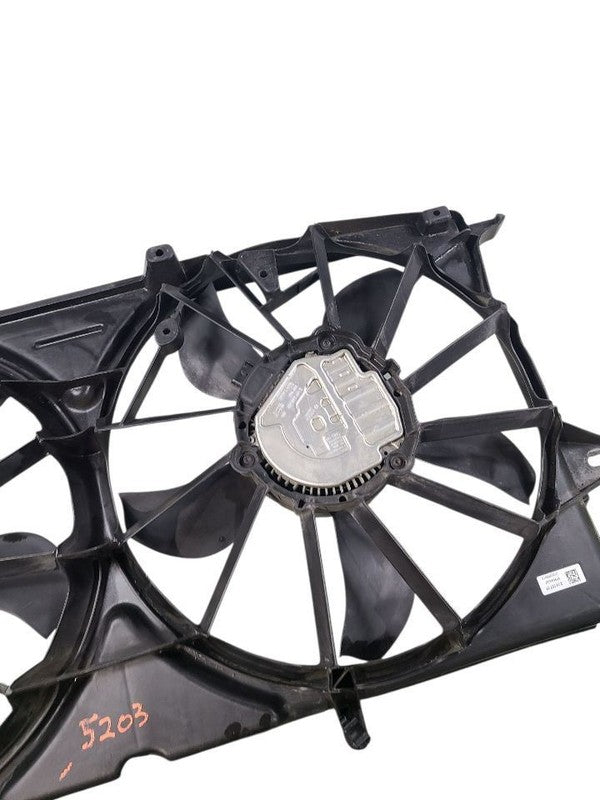 Radiator Fan Motor Fan Assembly Fits 14-21 SILVERADO 1500 PICKUP 64430