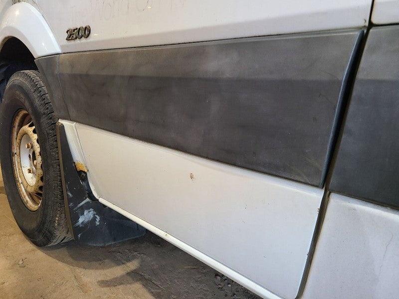 Driver Left Front Door Fits 10-18 MERCEDES SPRINTER 2500 673574