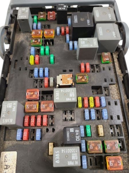 Fuse Box Engine Fits 10-14 ESCALADE 597669