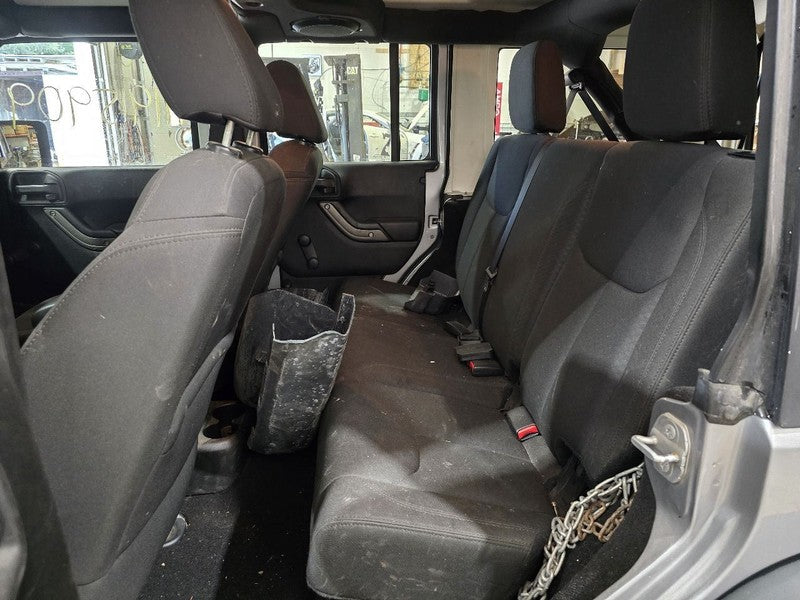Driver Front Door VIN W 6th Digit Jk Body Full Door Fits 11-18 WRANGLE