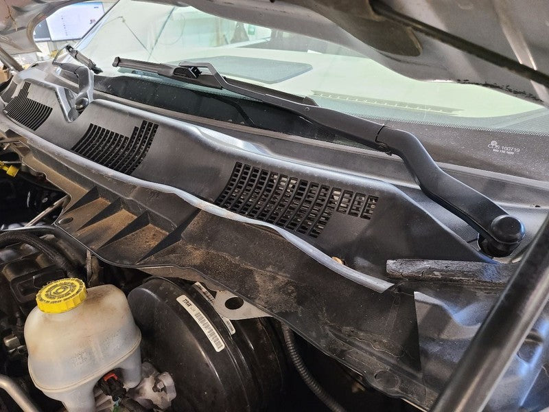 RAM1500   2011 Cowl 674065