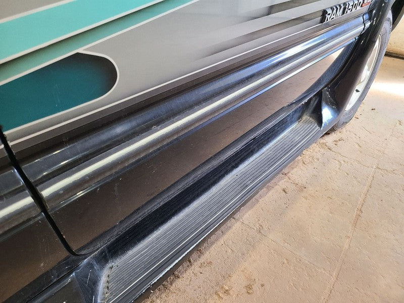 RAM1500   1996 Door Moulding Front 662841
