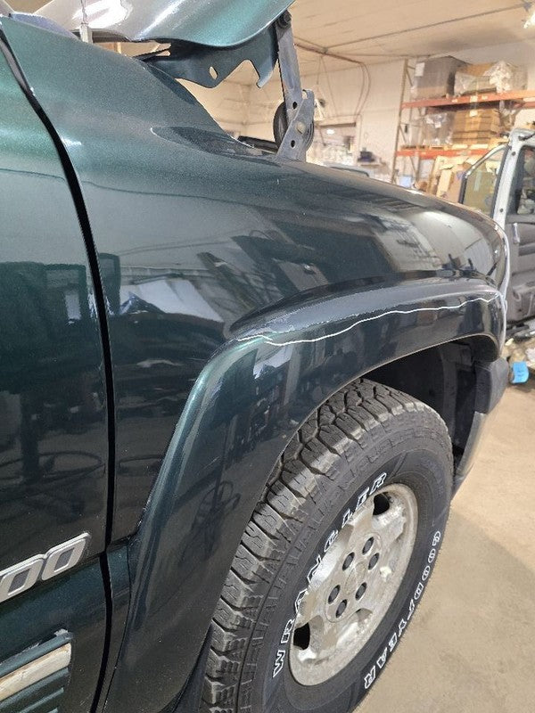 Passenger Right Fender With Fender Flare Fits 00-06 SUBURBAN 1500 6387