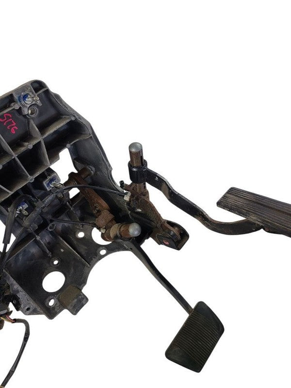RAM3500   2003 Pedal Brake/Clutch 642793