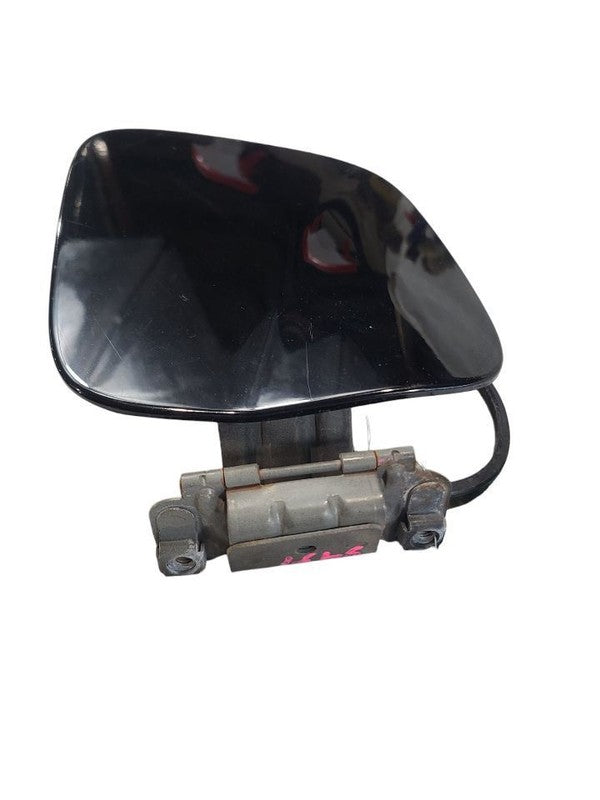 LX470     2002 Fuel Filler Door 662257