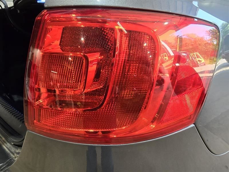 Passenger Tail Light Sedan Base Incandescent Lamps Fits 11-14 JETTA 59