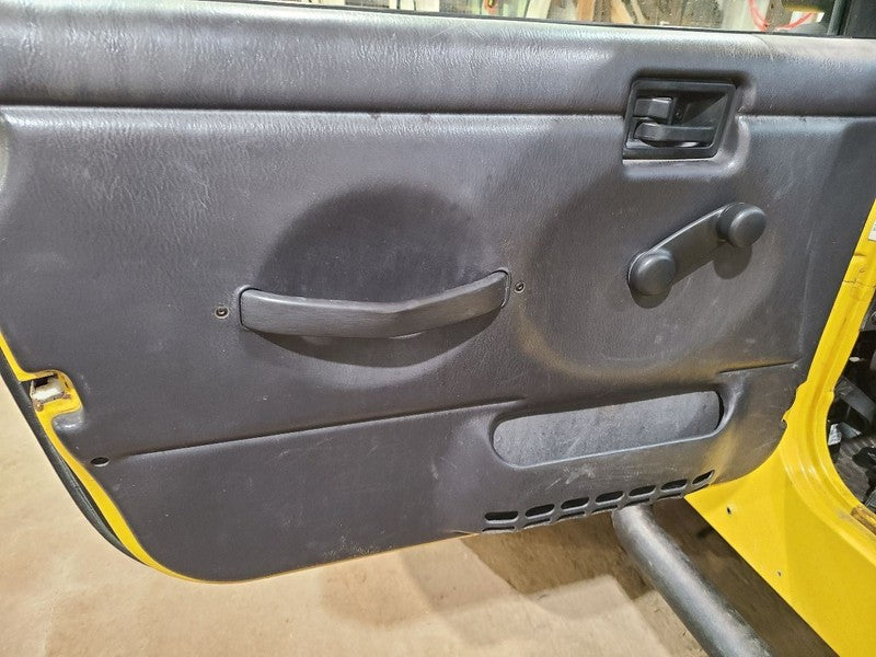 Driver Left Front Door Full Door Fits 97-06 WRANGLER 672901