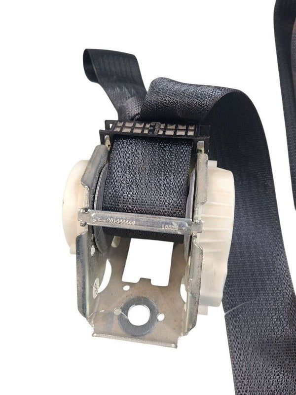 200       2015 Seat Belt Rear 644784
