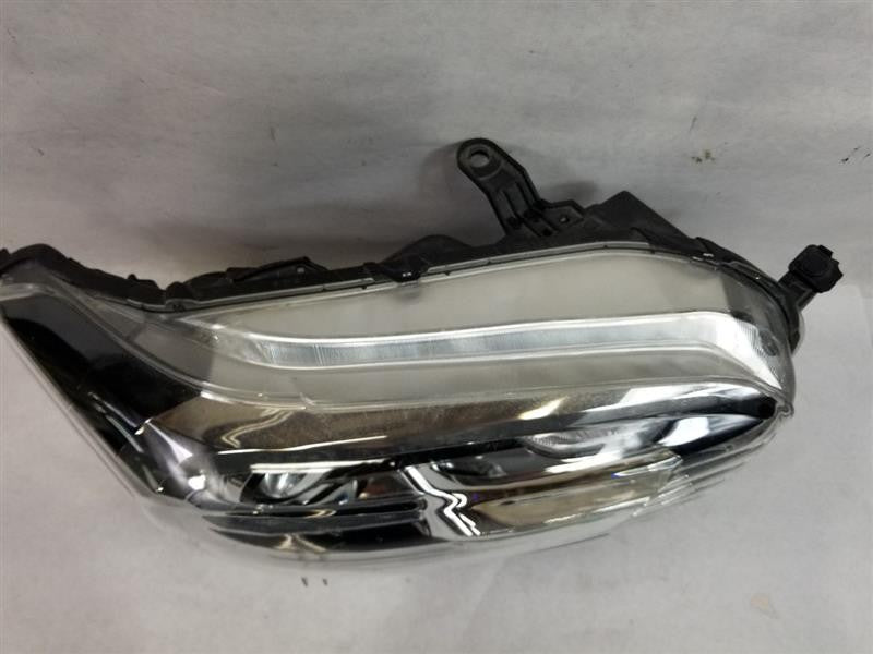 Passenger Side RH TACOMA    2020 Headlight 539568
