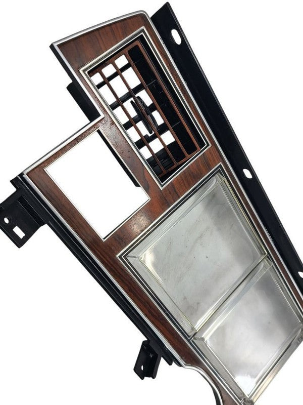 MARK VI   1981 Dash Bezel 627641