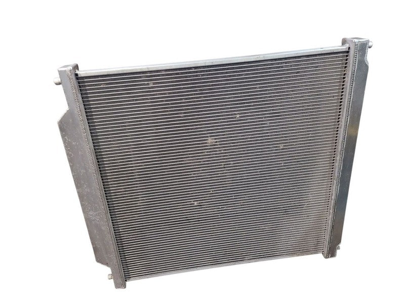 Radiator 8-366 Fits 05-07 FORD F250SD PICKUP 648327